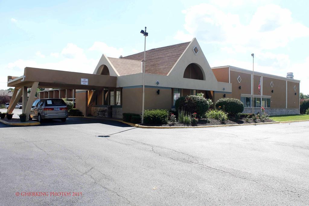 Quality Inn & Suites Near I-480 And I-29 Council Bluffs Exterior foto