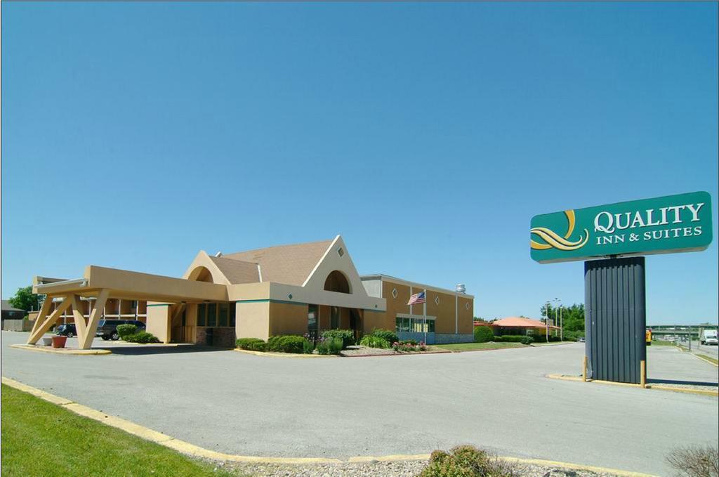 Quality Inn & Suites Near I-480 And I-29 Council Bluffs Exterior foto