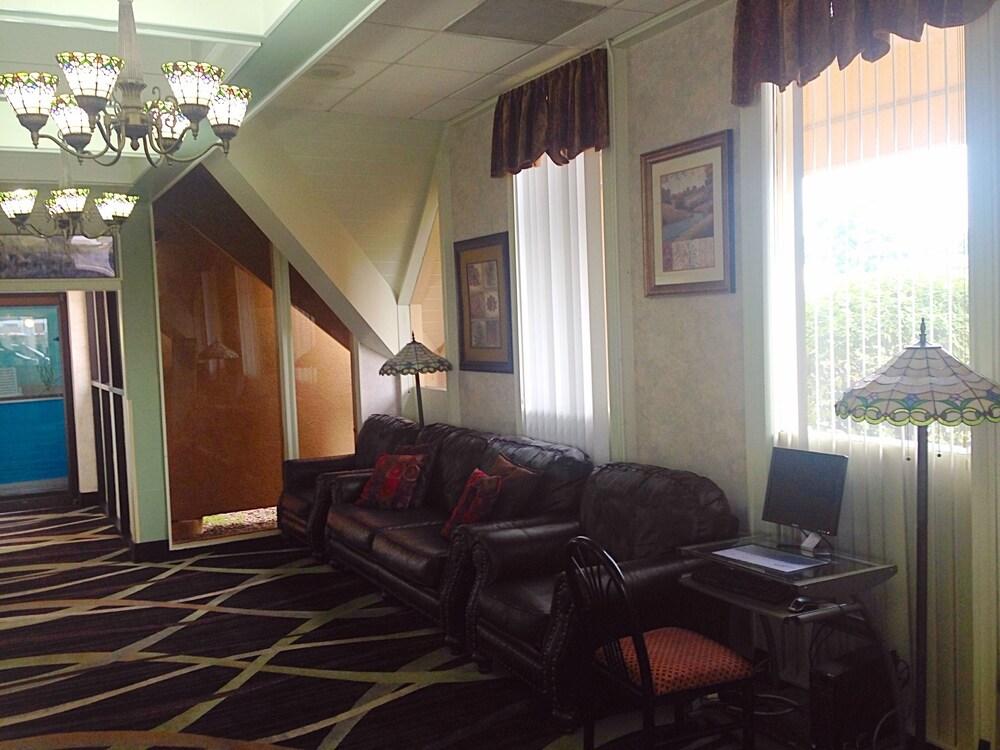 Quality Inn & Suites Near I-480 And I-29 Council Bluffs Exterior foto