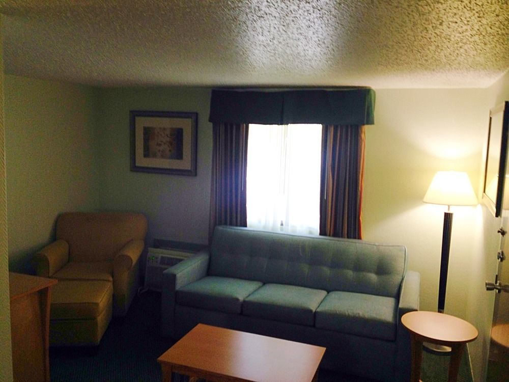 Quality Inn & Suites Near I-480 And I-29 Council Bluffs Exterior foto
