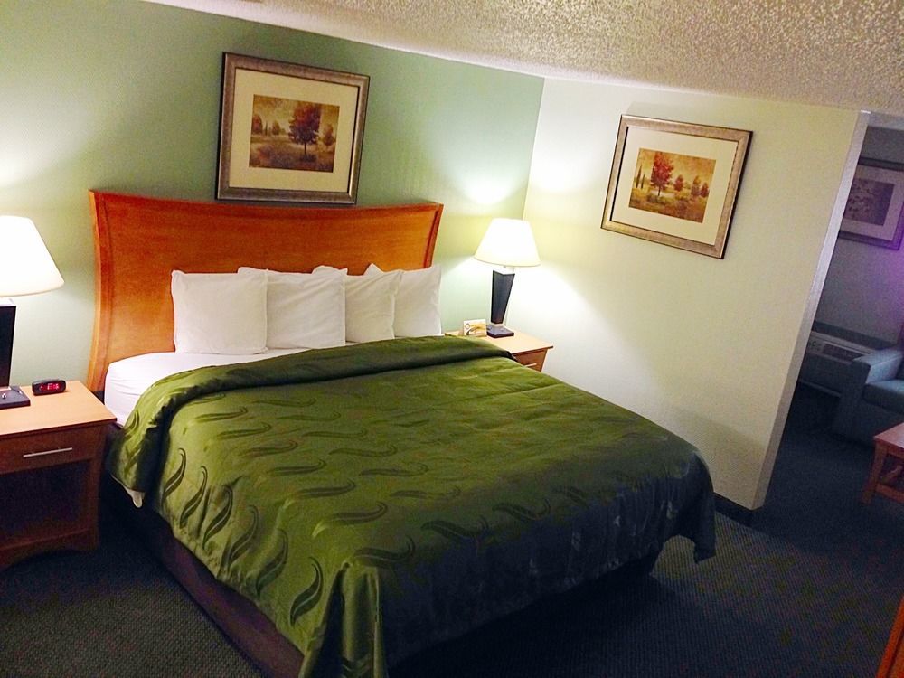 Quality Inn & Suites Near I-480 And I-29 Council Bluffs Exterior foto