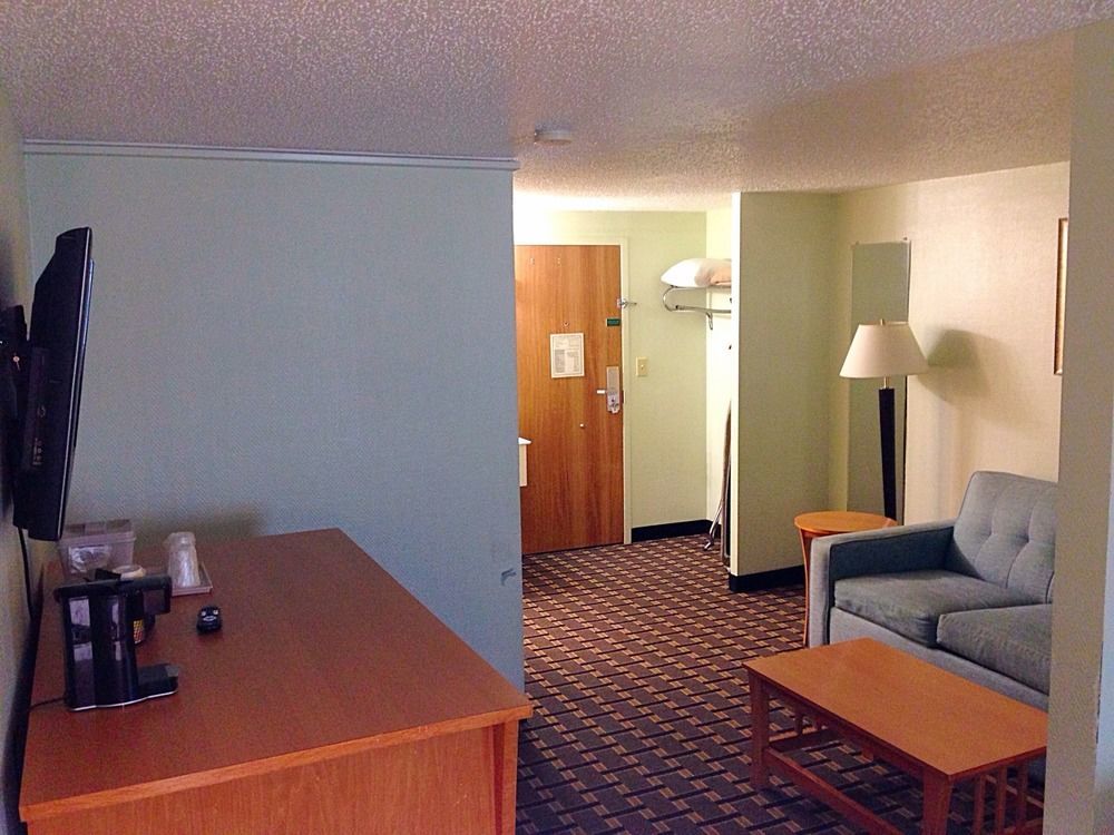 Quality Inn & Suites Near I-480 And I-29 Council Bluffs Exterior foto