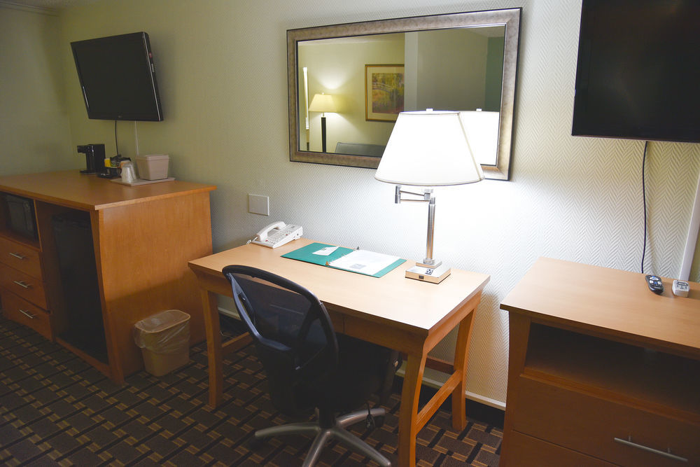 Quality Inn & Suites Near I-480 And I-29 Council Bluffs Exterior foto