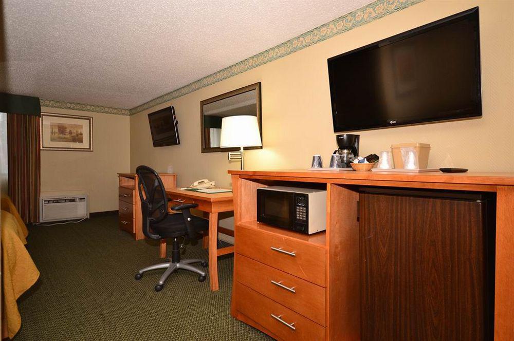 Quality Inn & Suites Near I-480 And I-29 Council Bluffs Habitación foto